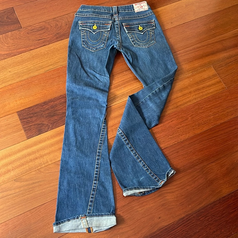 Classic true religion, genes with button back pockets flare